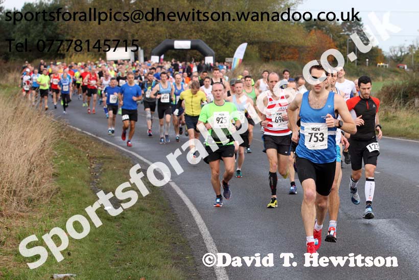 Start of the Morpeth to Newcastle Marathon. Photo: David T. Hewitson/Sports for All Pics